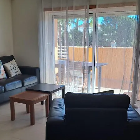 아파트 3 Bed 2 Bath Spacious Modern Aparment - Communal Pool And Gardens