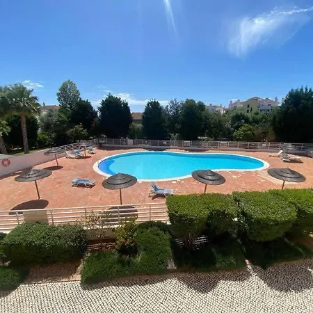 Appartement 3 Bed 2 Bath Spacious Modern Aparment - Communal Pool And Gardens *